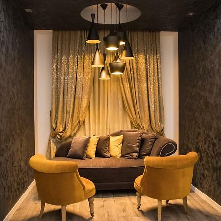 Double A Guest House Mestre Buitenkant foto