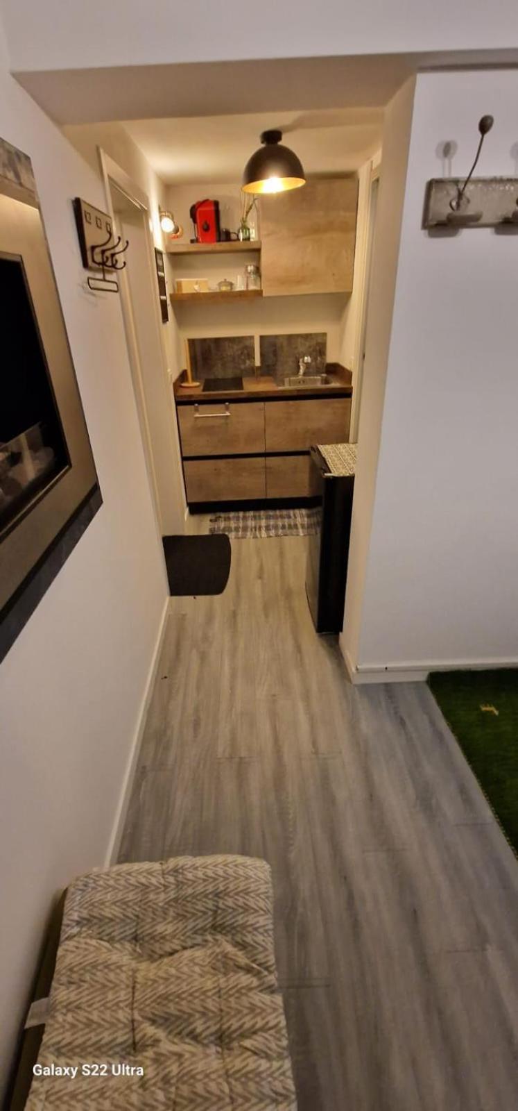 Double A Guest House Mestre Buitenkant foto