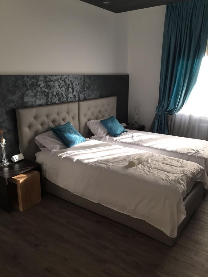 Double A Guest House Mestre Buitenkant foto