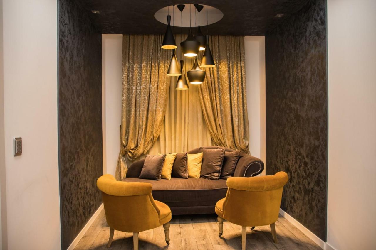 Double A Guest House Mestre Buitenkant foto
