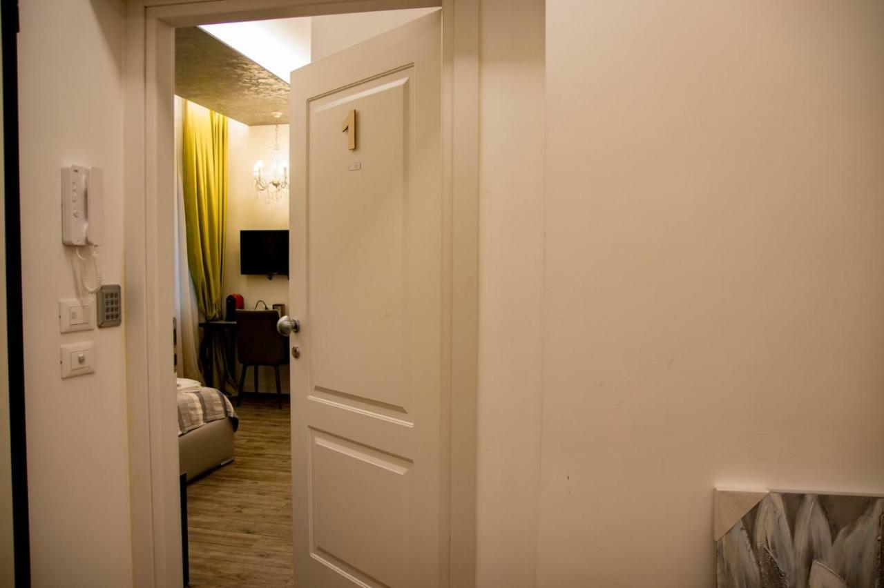Double A Guest House Mestre Buitenkant foto
