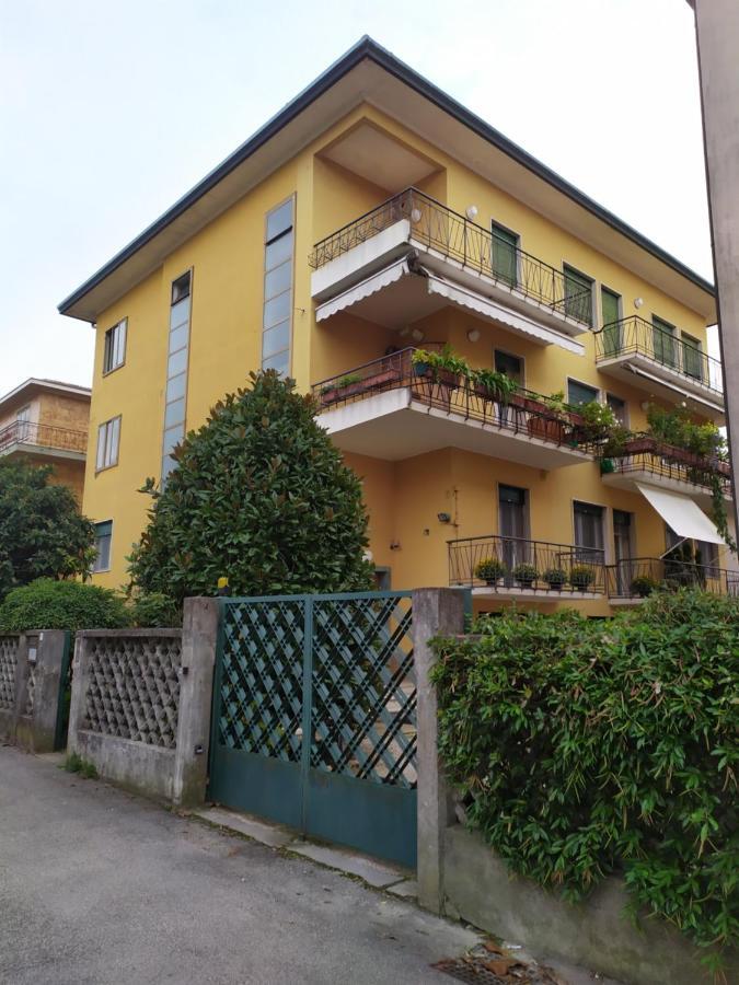 Double A Guest House Mestre Buitenkant foto